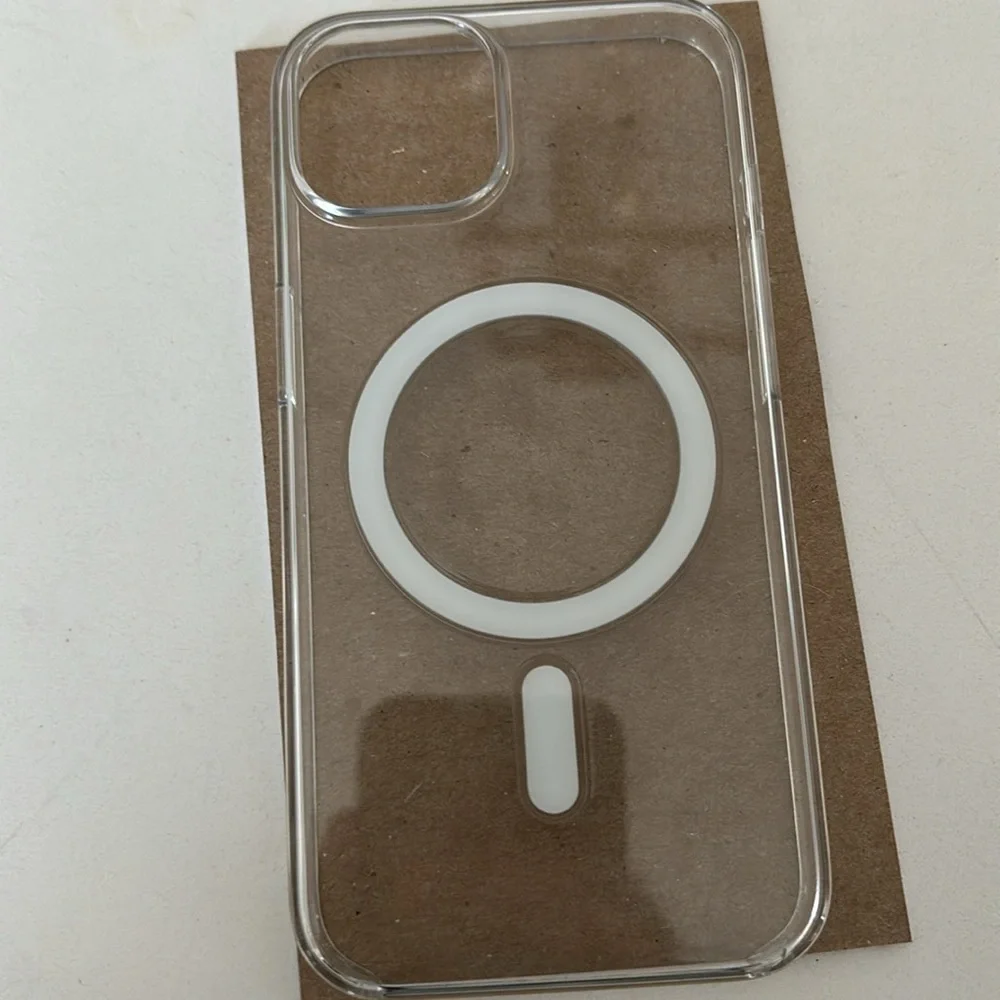 iPhone 14 clear case MagSafe